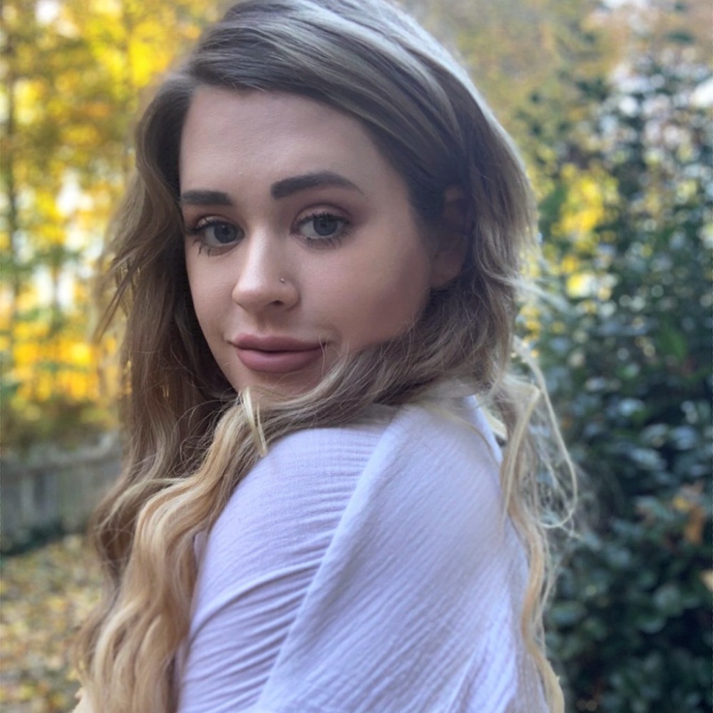 Meet your Posher, Emily